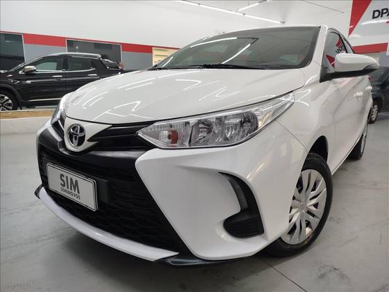 TOYOTA YARIS 1.3 16V FLEX XL LIVE MULTIDRIVE TOYOTA YARIS 1.3 16V FLEX XL LIVE MULTIDRIVE